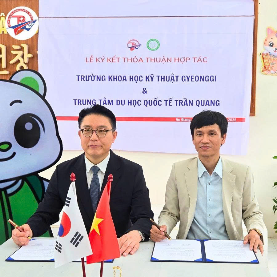 Lễ ký kết giữa Trần Quang và Đại học Khoa học kỹ thuật Gyeonggi