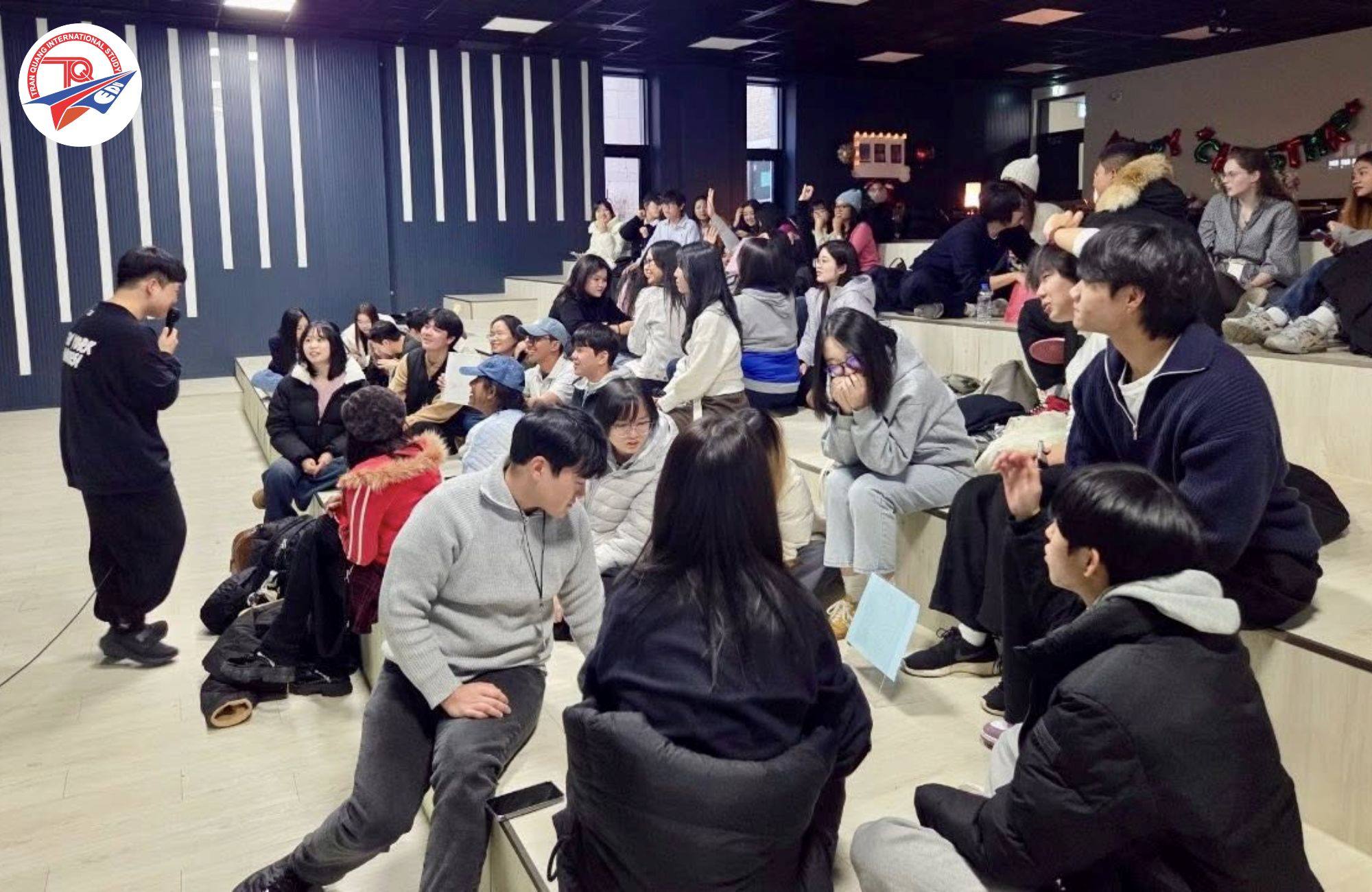 Hoạt động ngoại khóa sinh viên sau đại học trường đại học Quốc gia Kangwon