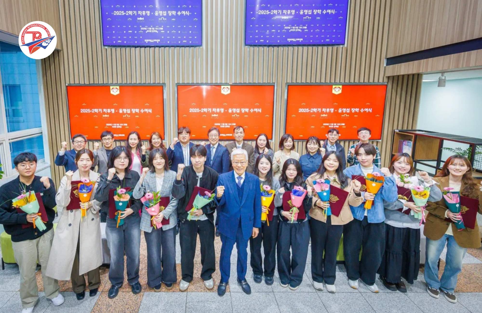 Sinh viên nhận học bổng tại Đại học Kyung Hee Hàn Quốc