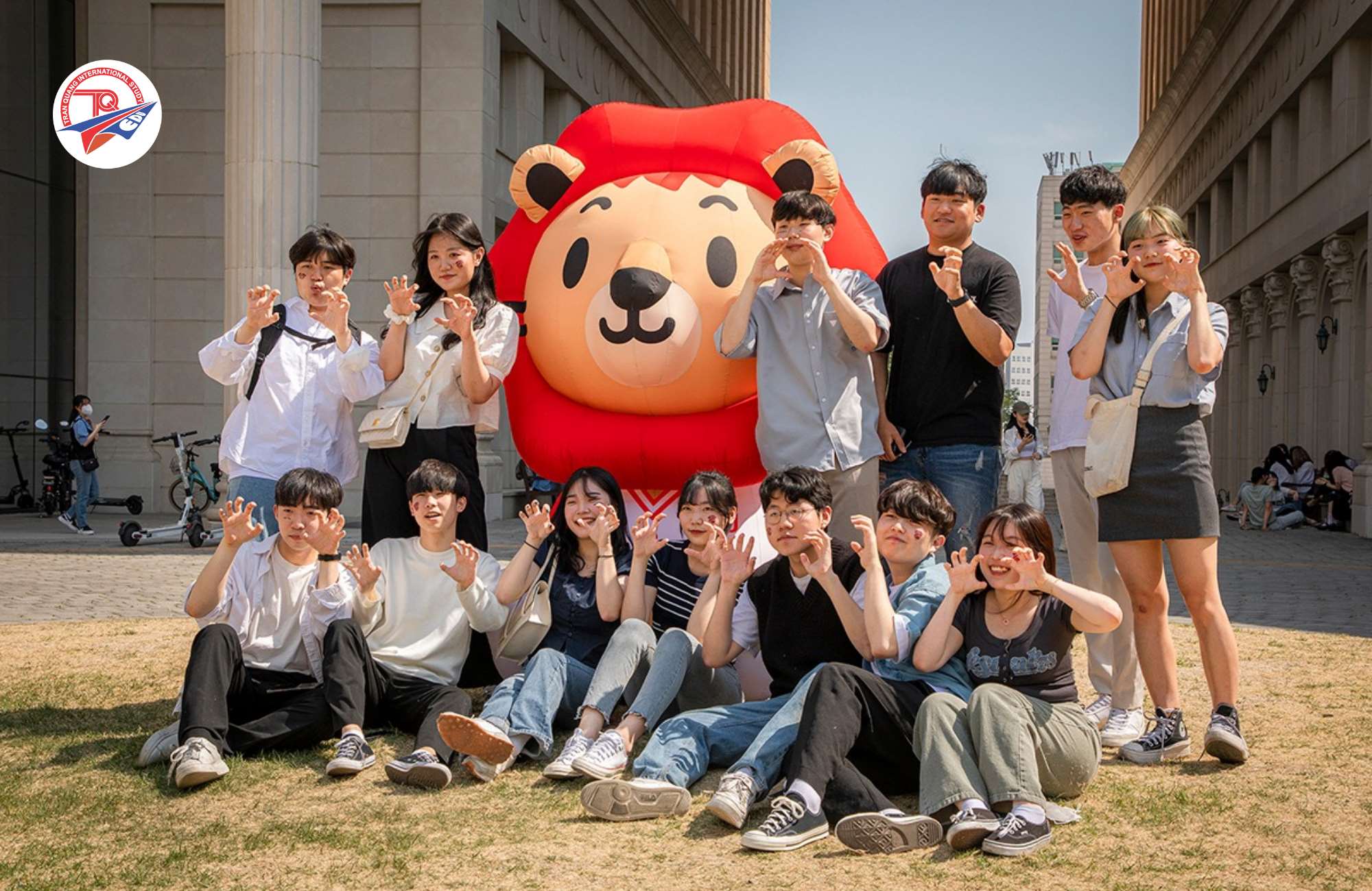 Sinh viên trường Đại học Kyung Hee Hàn Quốc