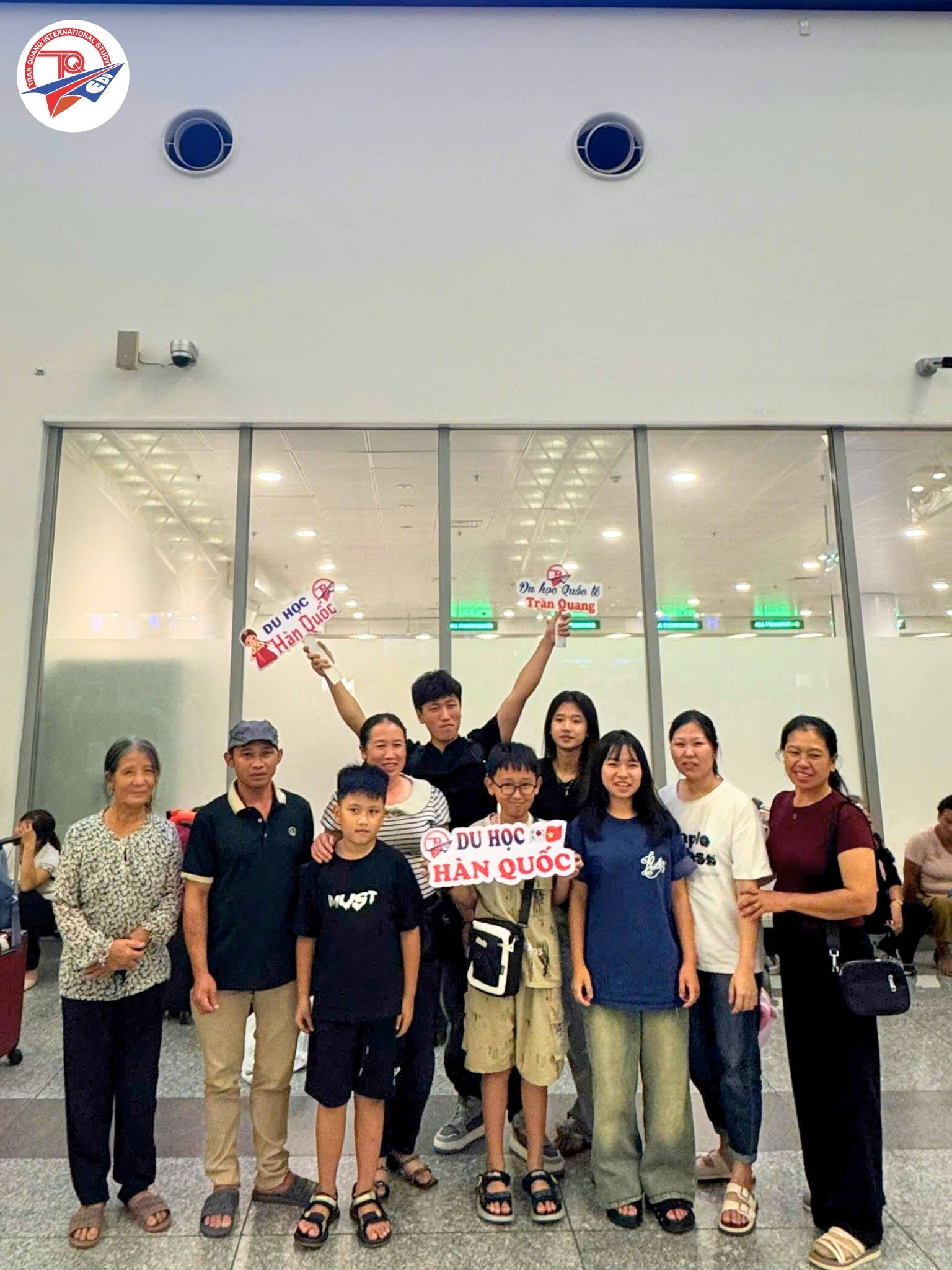 Trần Quang đồng hành cùng các bạn du học sinh Việt Nam